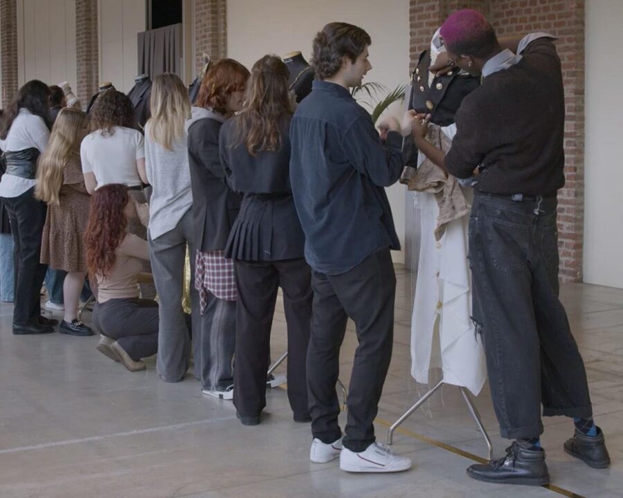 Restart_Collection4 Ragazzi durante una lezione di moda