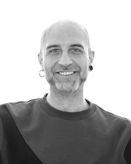 Ritratto del docente Massimiliano Scaglione.