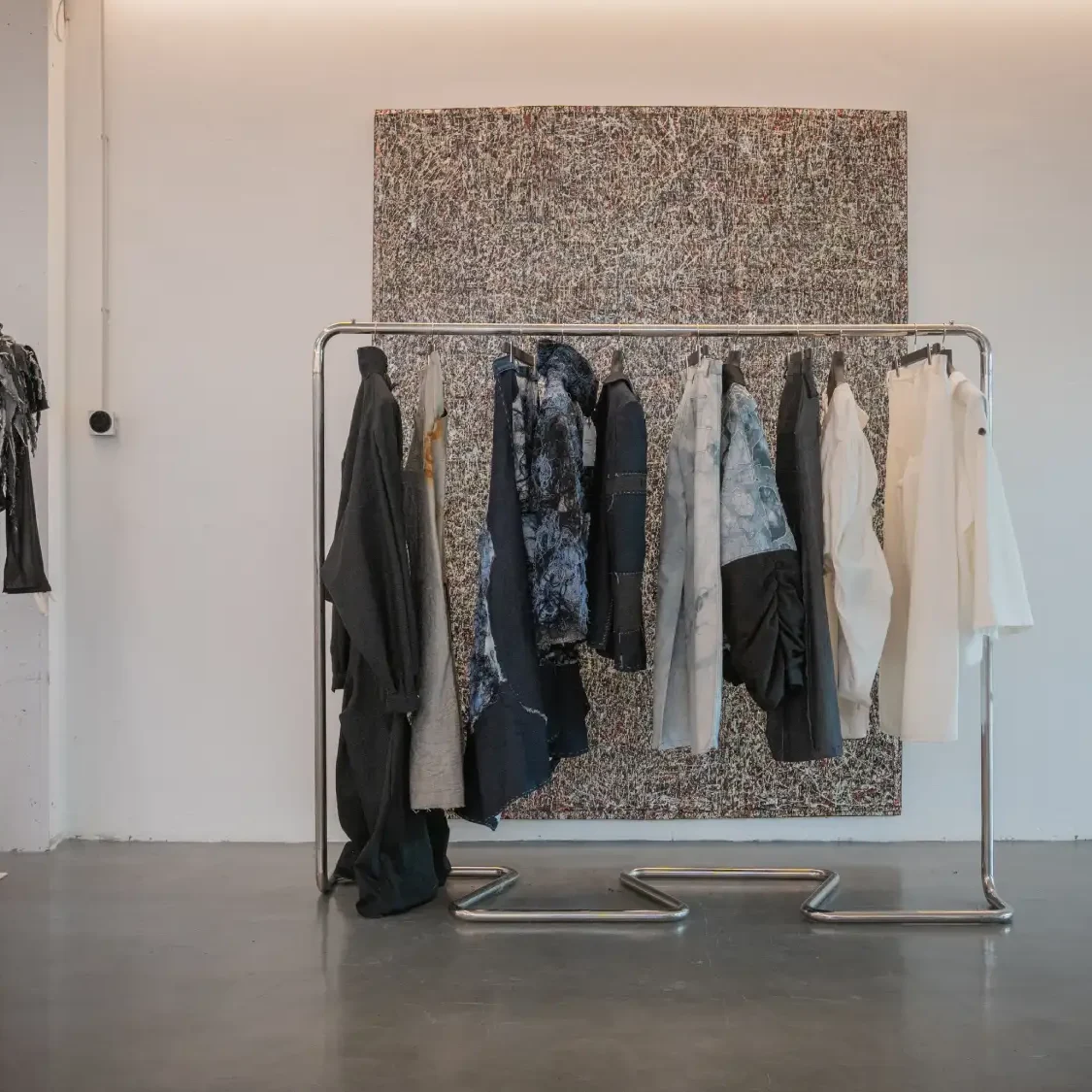 vestiti su rella per showcase