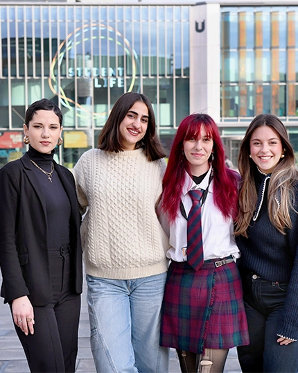 Studenti di Ferrari Fashion School a Teesside University.
